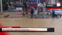 İzmit'te dere yatağı taştı, cadde sular altında kaldı