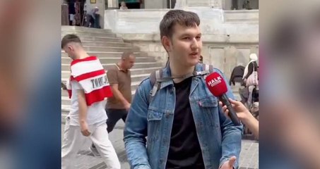 Sokak röportajında konuşan genç: Elin Almanı, İngilizi geliyor senin ülkeni fingir fingir geziyor, biz daha memleketimize gidemiyoruz