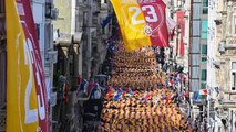 Galatasaray taraftarından büyük fedakarlık! İstiklal Caddesi'ndeki bayrakların sırrı ortaya çıktı