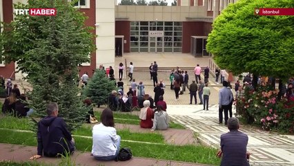 YKS'ye geç kalan öğrencilerin panik anları kamerada