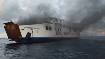 Rescatan al menos a 120 personas tras incendiarse un barco en las costas de Filipinas