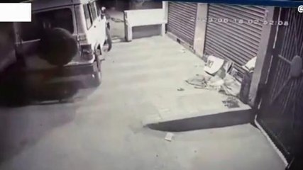 बांका: अमरपुर शहर से चोरों ने चुराया बोलेरो, CCTV में कैद हुई वारदात, देखिए