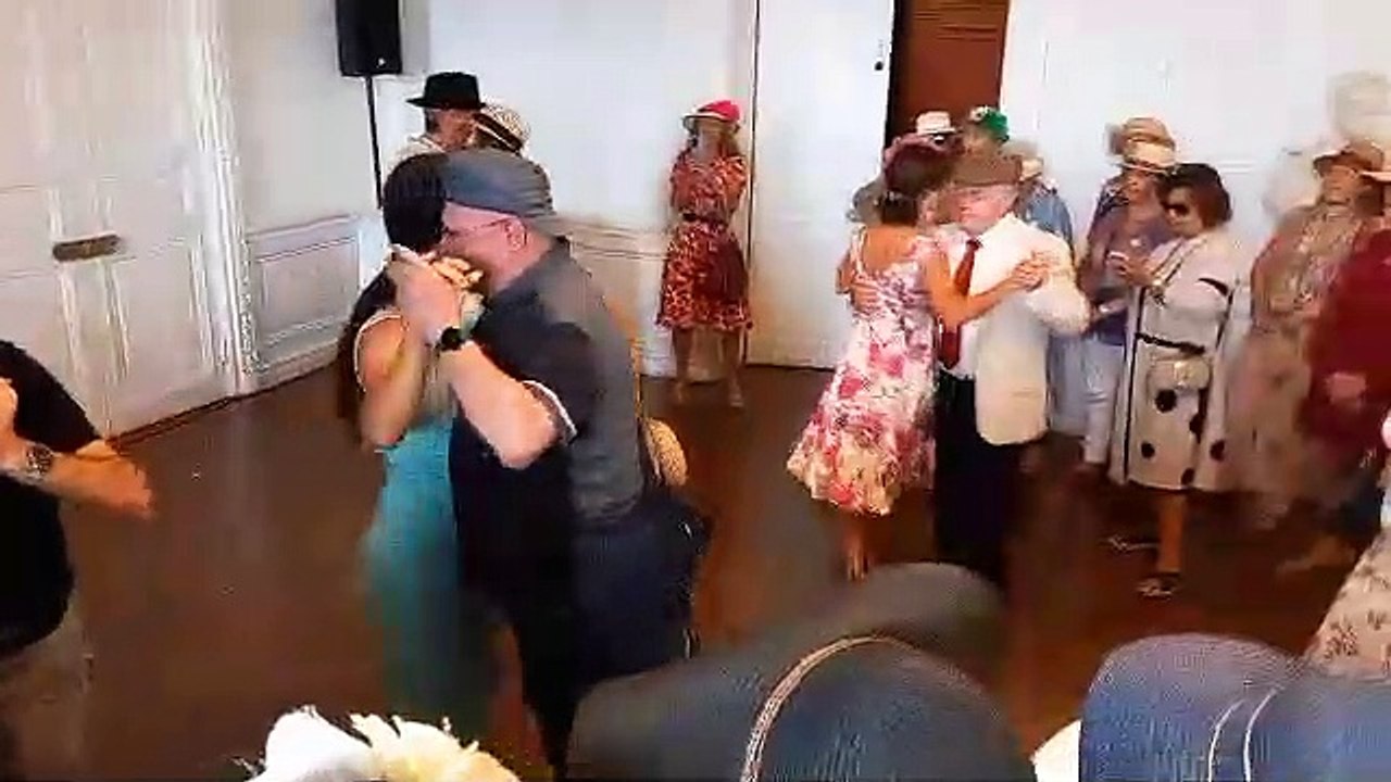 Paseo con sombrero
