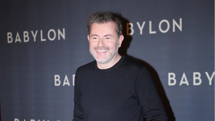 GALA VIDEO - Jérôme Anthony surprend : l’animateur de M6 reprend une chanson culte… Écoutez !