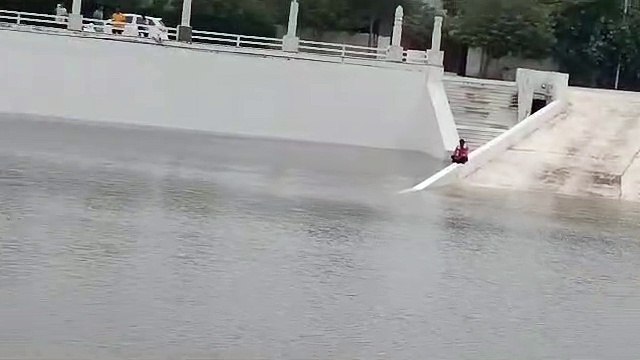 Weather Updates: रेत के समंदर में पानी के दरिया, जलमग्न हुईं ब​स्तियां