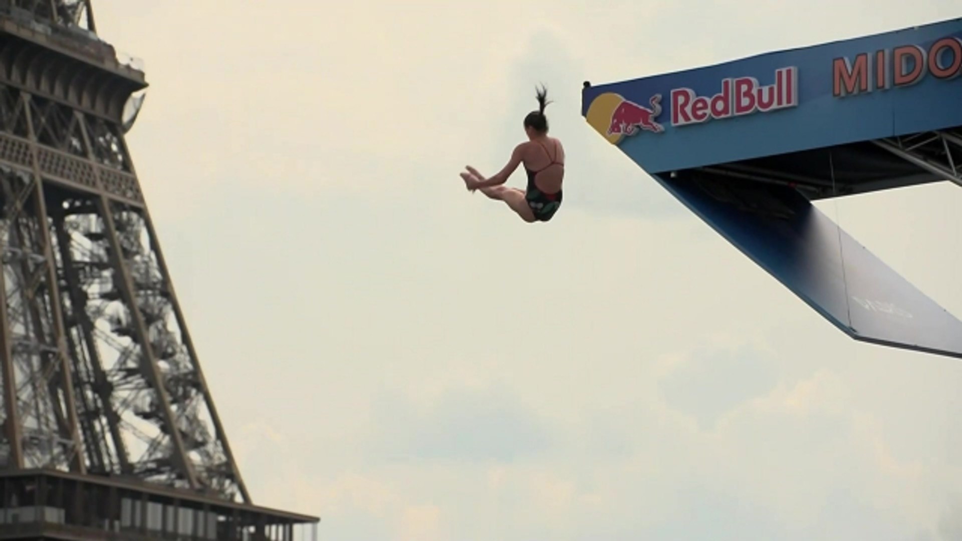 Le replay de l'étape de Paris - Plongeon - Red Bull Cliff Diving - Vidéo  Dailymotion