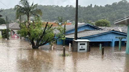 Inesperado ciclón deja al menos 13 muertos en el sur de Brasil