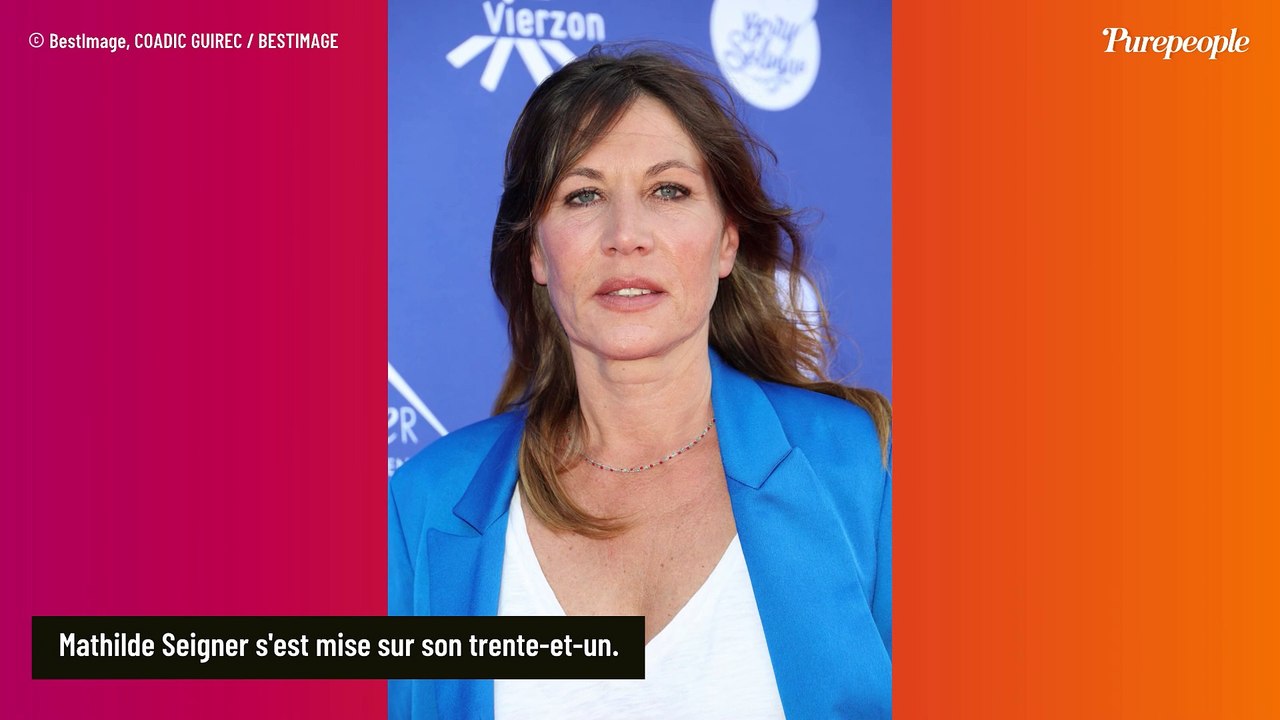 PHOTO Mathilde Seigner, rare apparition au bras de son chéri Mathieu Petit après une longue période de séparation