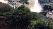 Bombeiros combatem incêndio em residência do Parque San Marino, em Umuarama