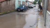 Manisa'da Etkili Olan Şiddetli Sağanak Yağış Akhisar İlçesinde Su Baskınlarına Neden Oldu!