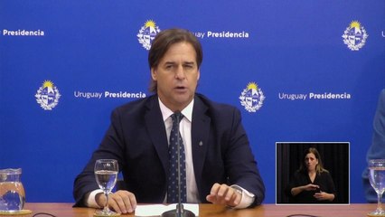 Presidente do Uruguai desiste de transformar águia nazista em pomba da paz