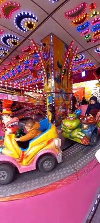 Fête Foraine   Foire des Rameaux de Grenoble 2023  #france #2023 #grenoble #foire #ambiance  (64)