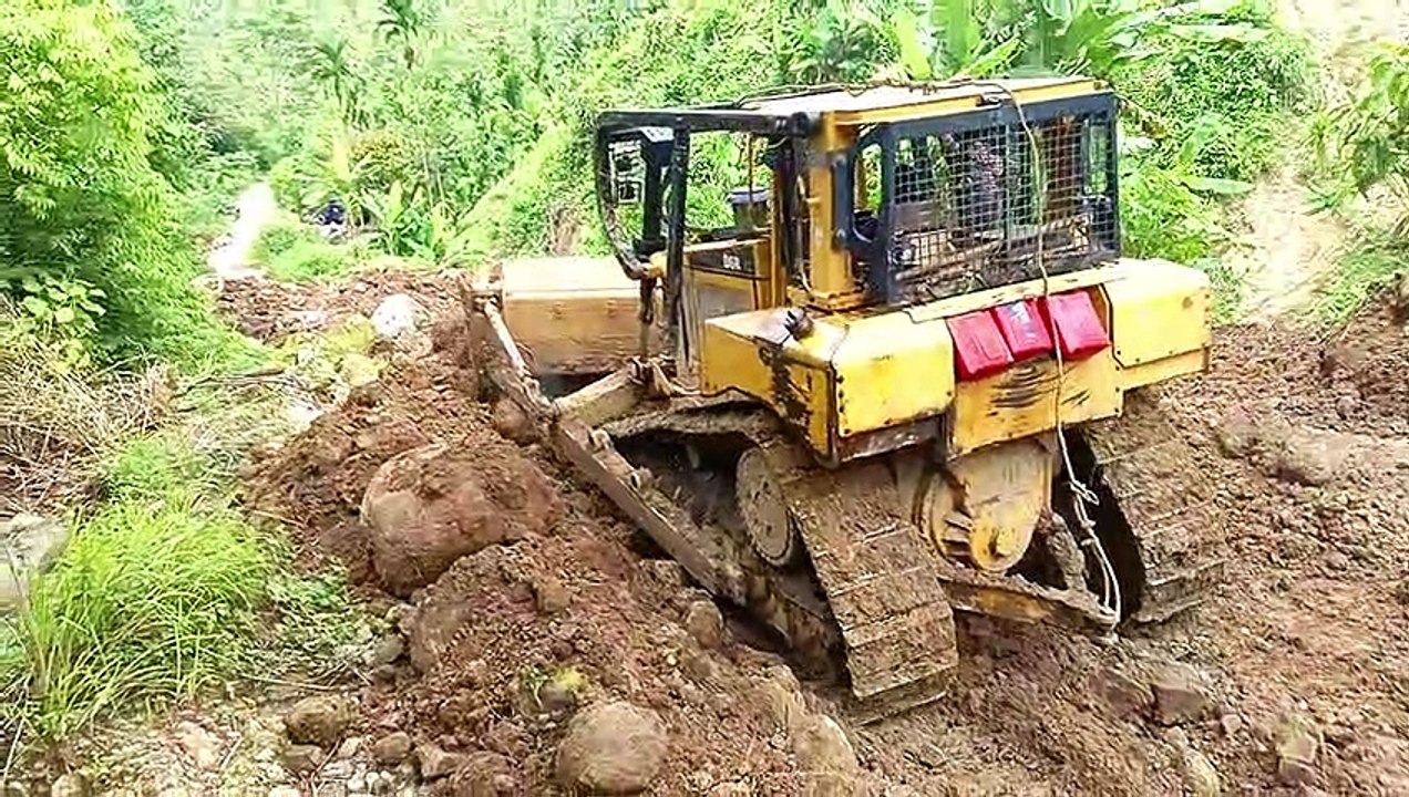 D6R XL Bulldozer Operator Working Hard Place But Keep Morale