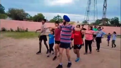 नन्हें-मुन्नों से लेकर युवा तक...सुबह से बहा रहे पसीना