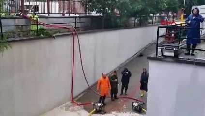 Les eaux de crue ont inondé l'hôpital d'Akhisar, les patients ont été évacués