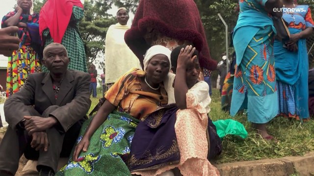 В Уганде хоронят жертв теракта в школе