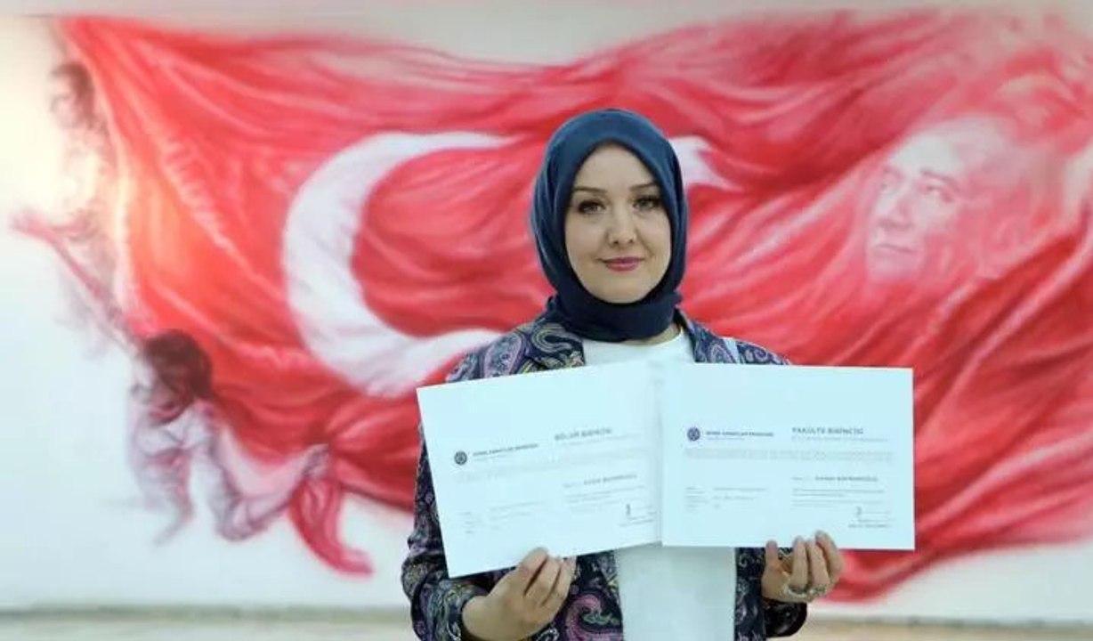 50 yaşında fakülte birincisi olarak mezun oldu, yüksek lisans da yapacak