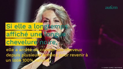 Lio : ses meilleures astuces pour mettre en valeur ses cheveux gris