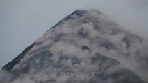 La actividad del volcán Mayón en Filipinas puede durar tres meses más