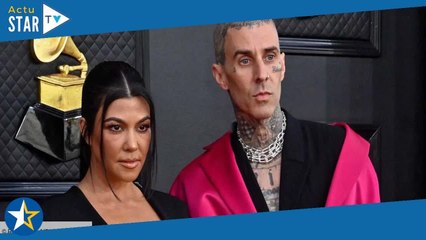 Kourtney Kardashian enceinte : elle dévoile les premiers clichés de son baby bump, un détail surpren