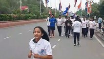 राहुल गांधी जन्मदिन: बारिश में भी नहीं डिगे युवाओं के हौंसले, मैराथन में खूब लगाई दौड़, देखें वीडियो