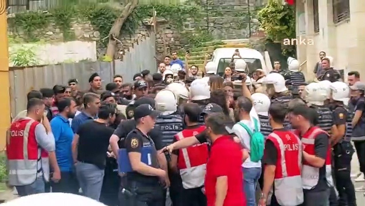 Intervention policière auprès de ceux qui veulent faire une marche LGBT non autorisée à Istanbul ! Il y a des détentions