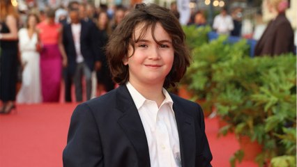 GALA VIDEO - PHOTOS - Isabelle Huppert : son petit-fils Gabriel, 10 ans, à croquer sur le tapis rouge !