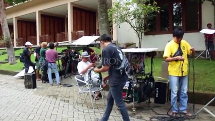 TUAN MUDA SERIUS SEKALI MELIHAT BIBIR KINANTI