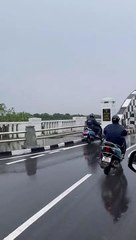 VIDEO: चेन्नर्ई और उपनगरीय इलाकों में भारी बारिश, पांच जिलों में स्कूल बंद की घोषणा