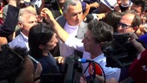 Roma, l'ex sardina Jasmine Cristallo (ora nel Pd) bacia la mano a Giuseppe Conte