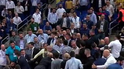 Fenerbahçe Olağan Mali Genel Kurulu'nda gerginlik
