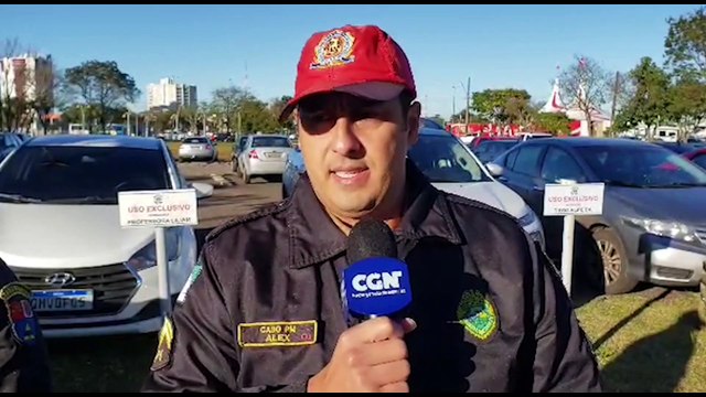 Heróis: Policiais rodoviários que salvaram criança na PR-180 são homenageados na Câmara