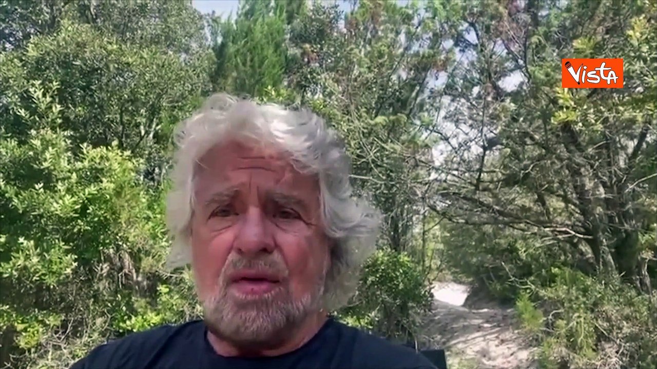 Grillo: "Brigate cittadinanza? Fermatevi, era una boutade"