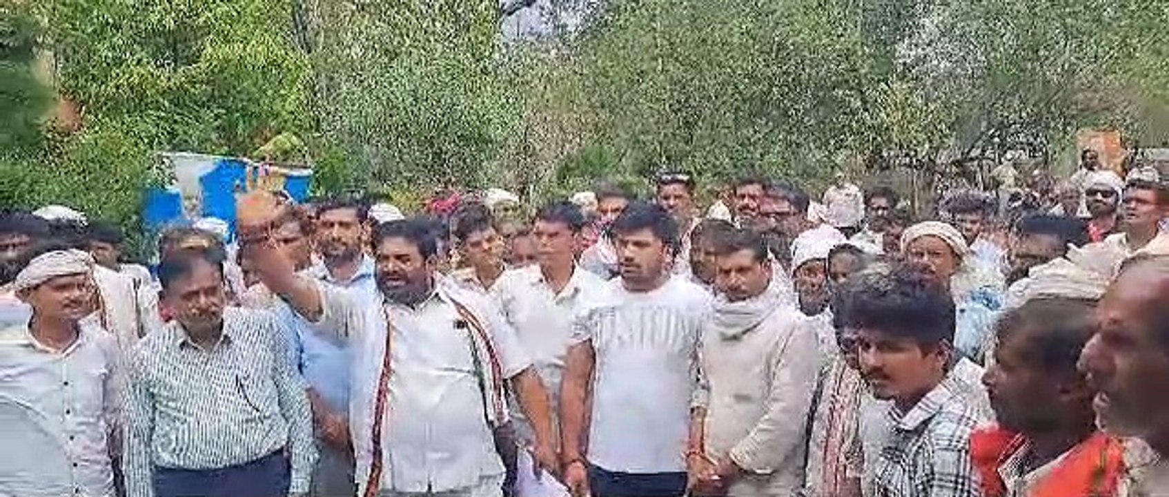 Insurance not given even equal to the premium amount, 50 and 100 rupees came in the account