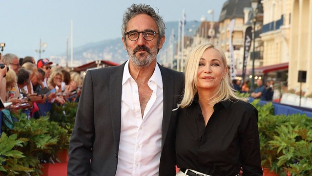 Emmanuelle Béart : cette rare apparition au bras de son mari, Frédéric Chaudier