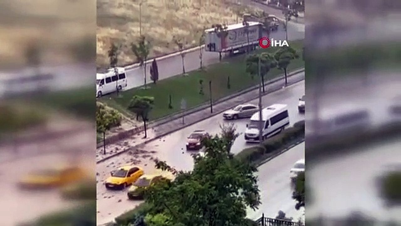 Inondations dans la capitale： Rues et rues transformées en lacs