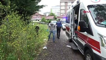 Download Video: Polis memuru sokak ortasında kanlar içinde bulundu