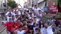 La municipalité de Derincespor a célébré le championnat dans le centre-ville