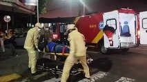 Jovem fica ferido em acidente entre carro e moto em cruzamento de Umuarama