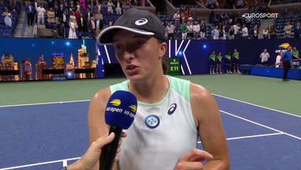 Swiatek : "Avant je pleurais entre les sets, maintenant je réfléchis à ce que je dois faire"