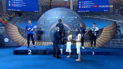 Lui aussi y a eu droit : la Marseillaise pleine d'émotions pour Lefort, sacré au fleuret