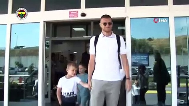 Fenerbahce： ＂Edin Dzeko est venu à Istanbul pour passer les bilans de santé et achever les négociations de transfert.＂