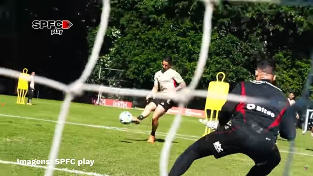 São Paulo faz últimos ajustes antes de encarar o Athletico-PR pelo Brasileirão