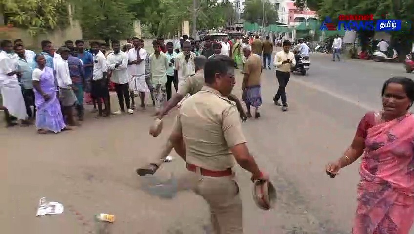 VIDEO | ஏமாற்று பேர்வழிகளிடம் பணத்தை இழந்த பெண்!- நடவடிக்கை கோரி ஆட்சியர் அலுவலகம் முன்பு தீக்குளிக்க முயற்சி!
