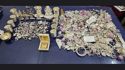 Скачать видео: Silver jewelry stolen in Sonar shop, reached home district, buried in field, feet put on top for identification