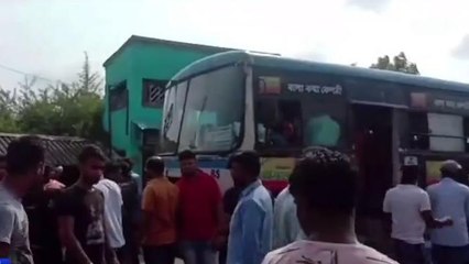 সরকারি বাস একের পর এক পিষে দিয়ে চলল ! রক্তাক্ত ৬ জনের অবস্থা আশঙ্কাজনক