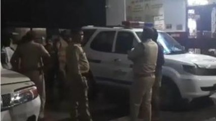 मुरैना: ट्रक ने कार में मारी टक्कर, दो संतो की मौत और एक घायल