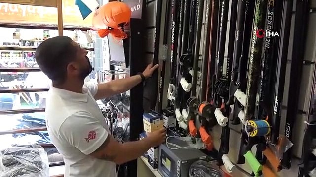 Zıpkınla 100 kiloluk orkinos avladı