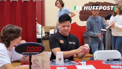 Un joven de 21 años con autismo, ha batido el récord mundial de cubo de Rubik clásico (3x3x3)