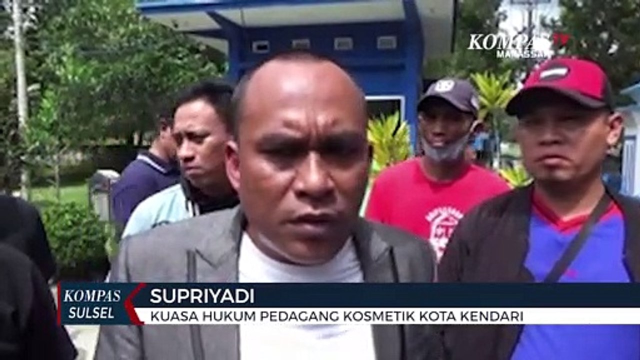 Unjuk Rasa Pedagang Kosmetik Di Warnai Aksi Saling Dorong